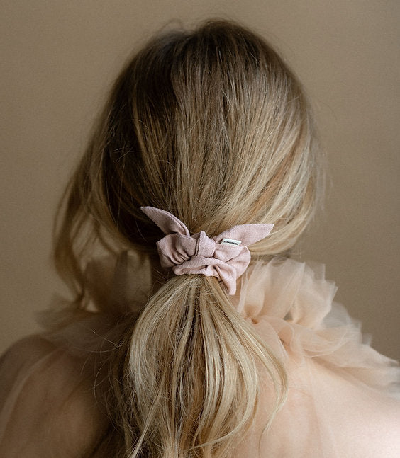 Pupu pellava scrunchie